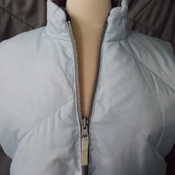 St. John's Bay Reversible Puffer Vest Light Blue & Grey Down Feathers Size Large - Picture 11 of 16